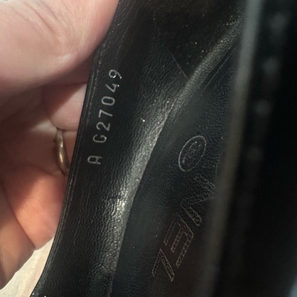 Authentic CHANEL Cap Toe Patent Leather Pumps |Retail $850 - Picture 9 of 9